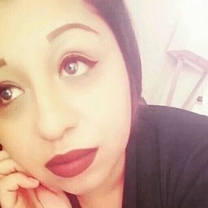 Meet your Posher, Elena